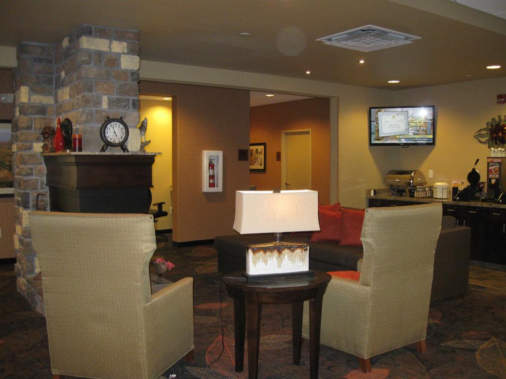 Little Missouri Inn & Suites New Town Extérieur photo